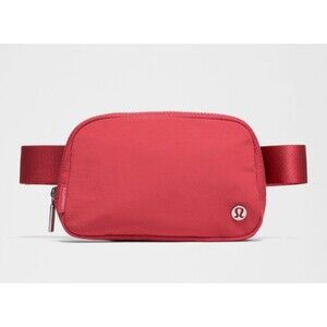 Lululemon Everywhere Belt Bag Desert Red Volume 1L